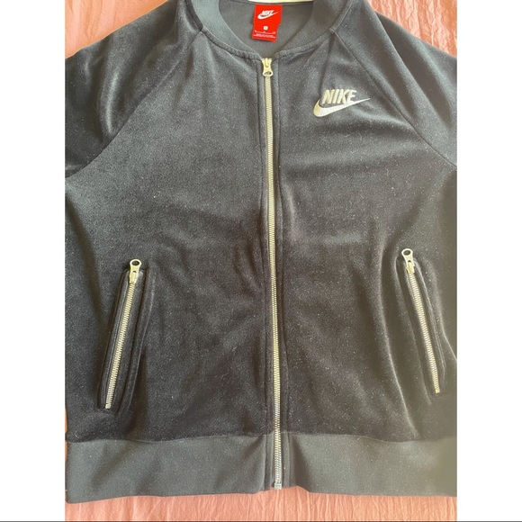 Nike Jacket - Picture 8 of 9